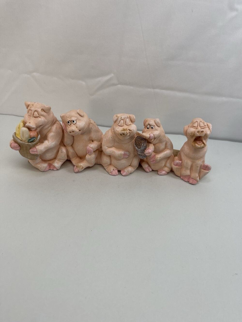 1999 Decorative Pig Figurine Five Pigs Sitting on Bench